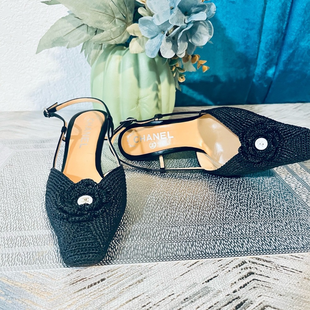 CHANEL midnight blue Slingback Heels - Picture 4 of 16